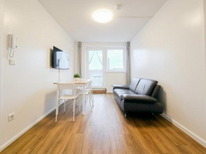 RAJ Living - 3 Room Apartment - Terrace - 25 Min to Messe DUS
